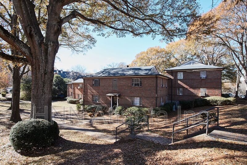 Atlanta Condo: 1347 Briarwood Dr, NE