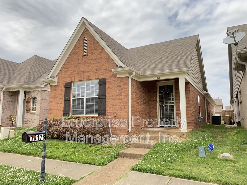Photo 2 of 10178 Sterling Ridge Dr