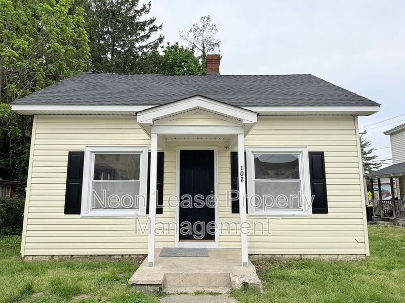 Milford House: 102 Montomgery St