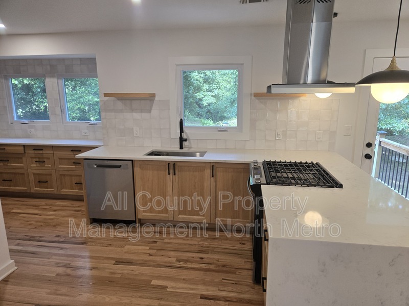 Smyrna House: 4335 King Springs Road SE