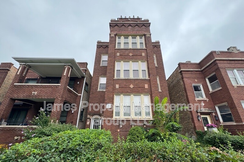 Chicago Condo: 2736 W Giddings St - 3