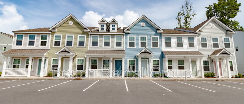 LITTLE RIVER Townhome: 203 CRESCENT WAY