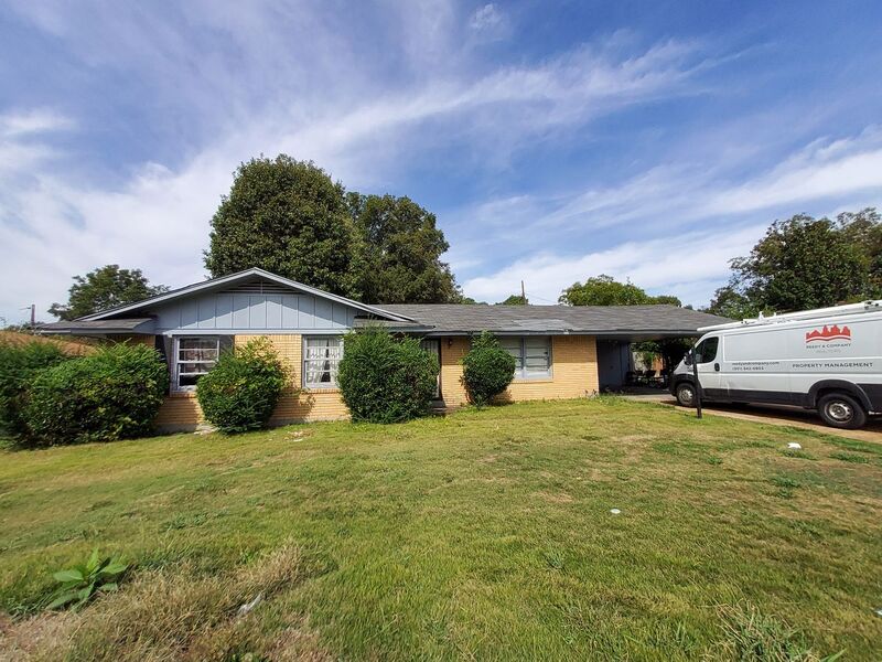 Memphis House: 1456 East Raines Rd