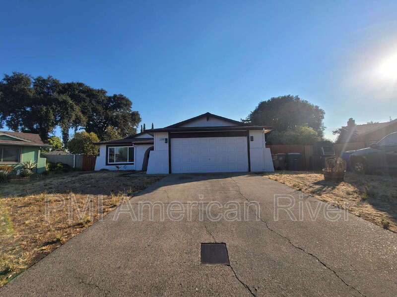 Sacramento House: 7933 Valley Green Drive