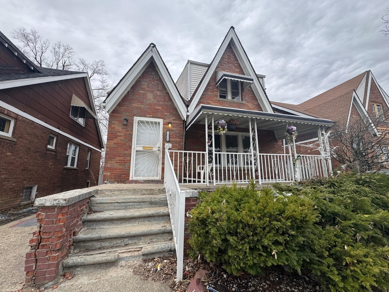 Detroit Condo: 14925 Mendota Street - Upper