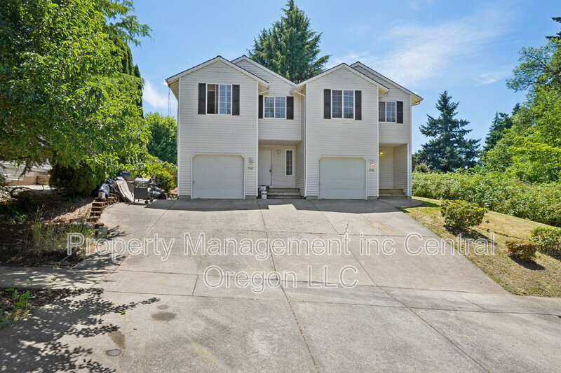 Hubbard Townhome: 2118 Baines Blvd