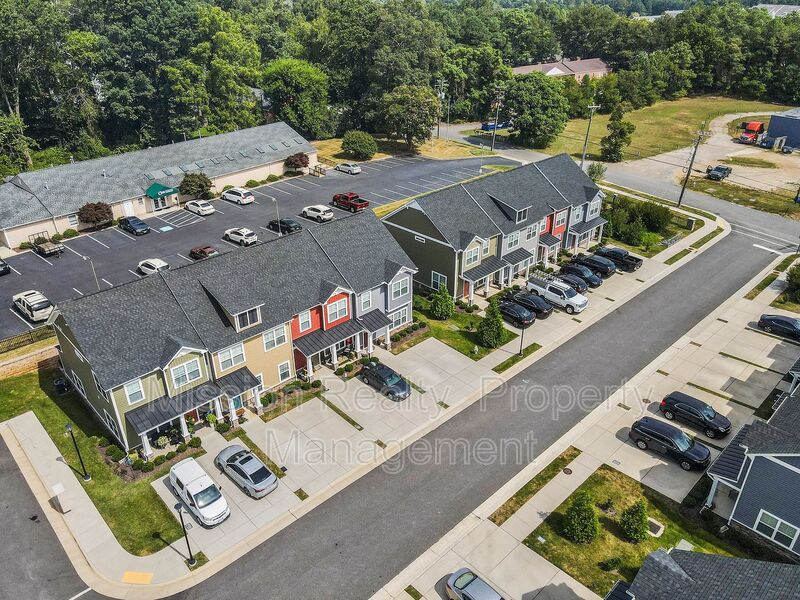 Chester Townhome: 4509 Josephine Ln