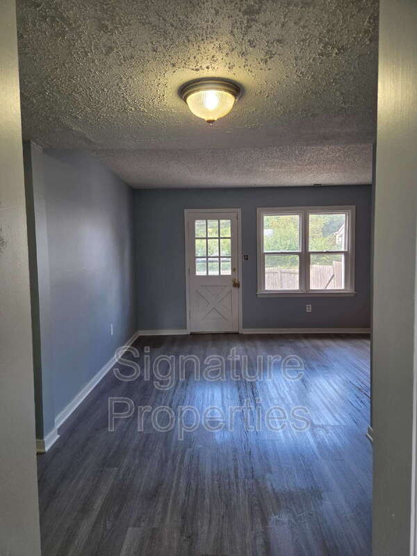 Richmond Townhome: 810 Grayfox Drive