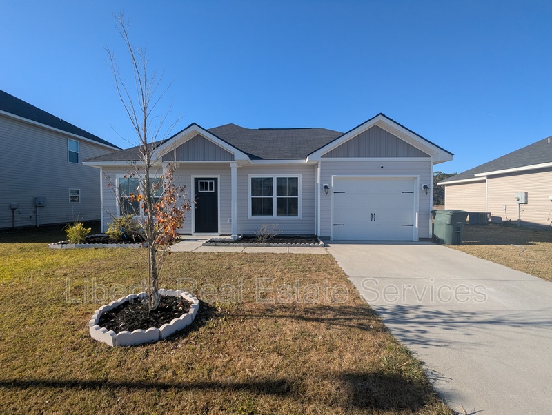 Hinesville House: 365 Abode Ave