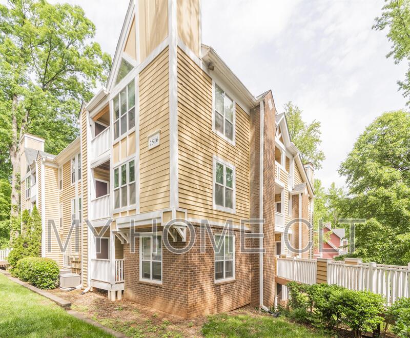 Charlotte Condo: 2516 Cranbrook Lane #11