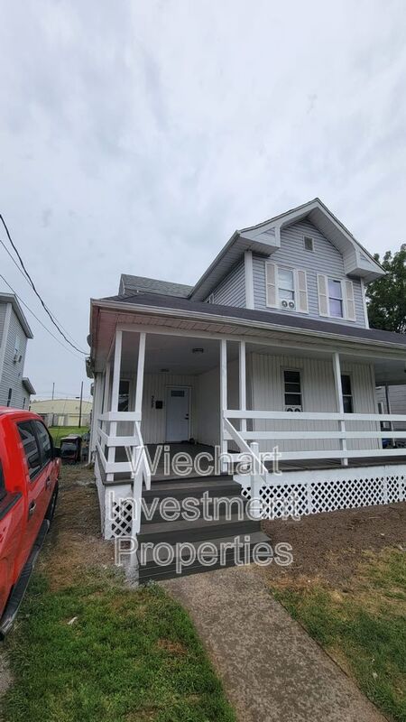 Lima House: 325 S Pierce St