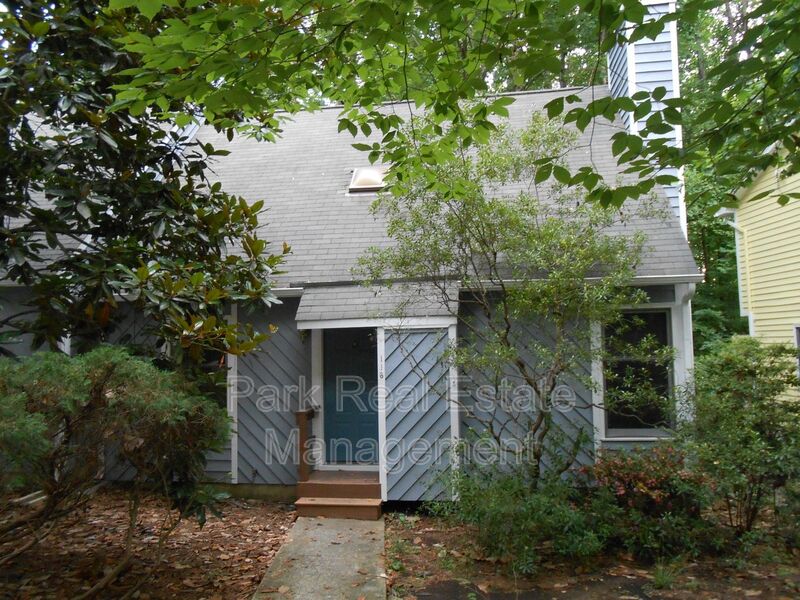Carrboro House: 116 Lantern Way