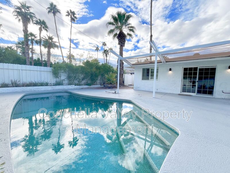 Cathedral City House: 37548 Bankside Dr