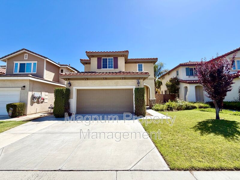 Lake Elsinore House: 33517 Cedar Creek Ln