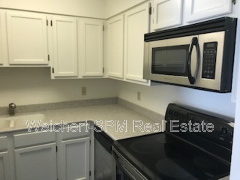 Memphis House: 109 N. Main St # 1110