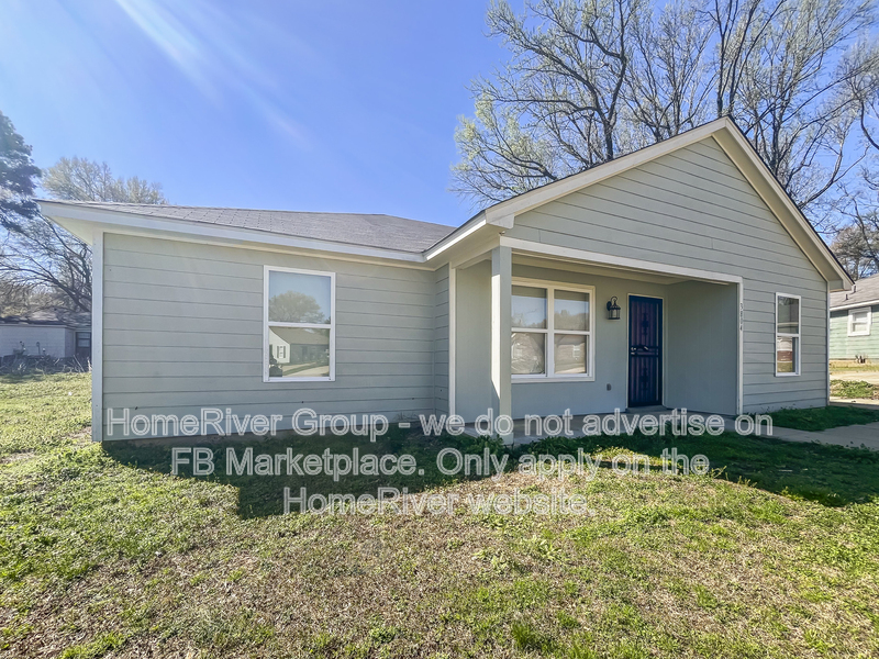 Memphis House: 3804 Lake Park Cv