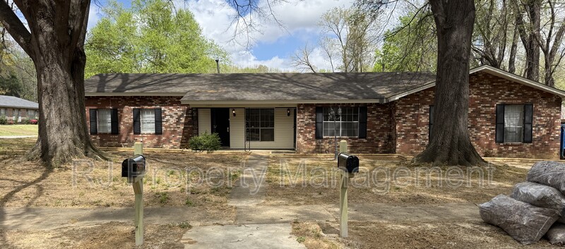 Memphis Condo: 4352 Ann Arbor Ln