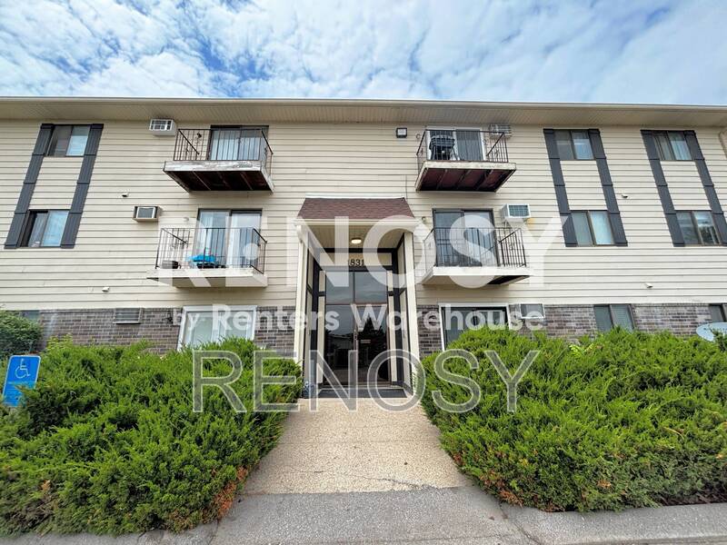 West Des Moines Condo: 1831 Fuller Road
