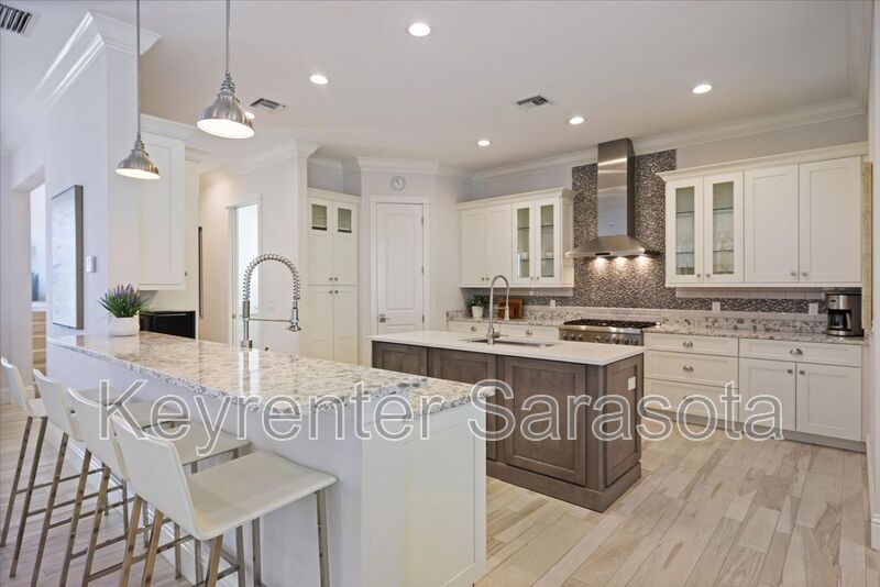 Sarasota House: 3919 Roberts Point Rd