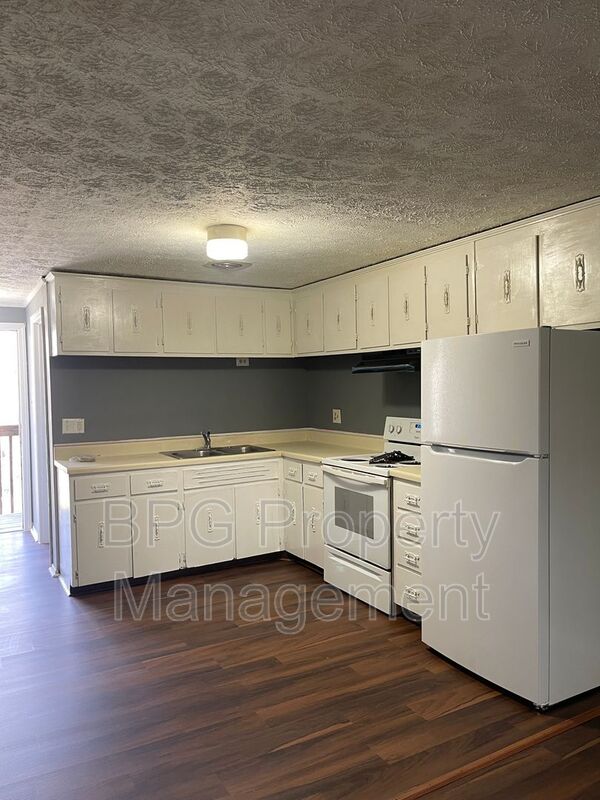 White Sulphur Springs Condo: 123 Circle Drive