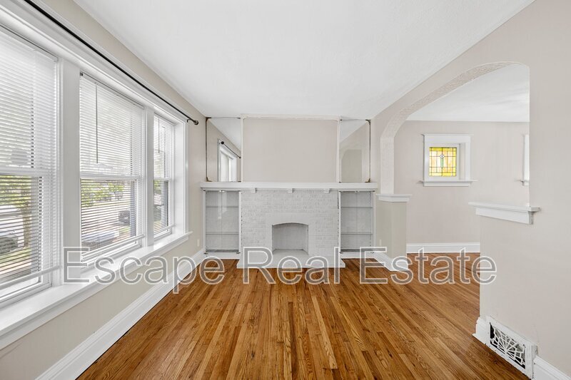 St. Louis House: 5616 S. Kingshighway Blvd.