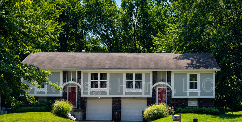 Parkville House: 5814 NW Walnut Ct