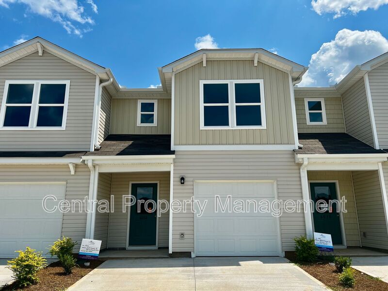 Spartanburg House: 6014 Tavener Drive