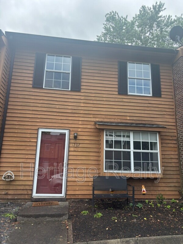 Knoxville House: 1207 Crest Brook Drive