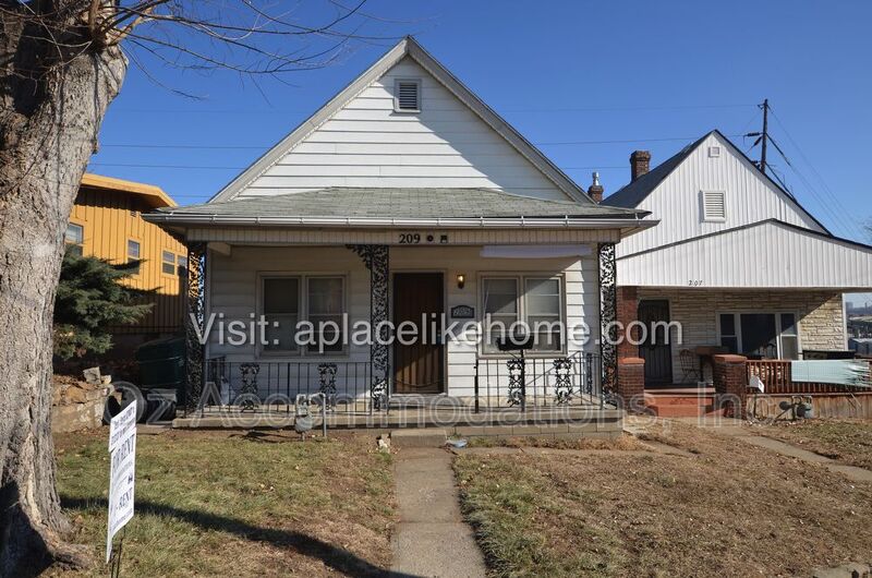 Kansas City House: 209 Orchard St
