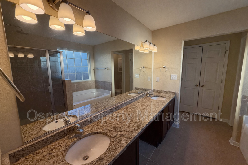 Modern 4BR Norfolk Home with Open Layout "ASK ABOUT OUR ZERO DEPOSIT" - Photo 9