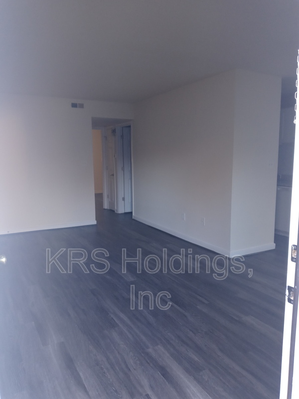 Richmond Condo: 1245 Nelson St