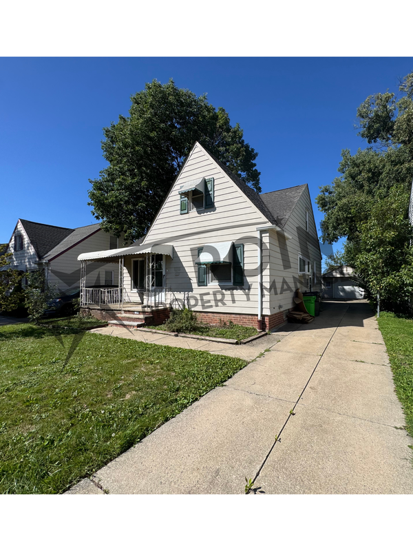 Garfield Heights House: 13509 Eastwood Boulevard