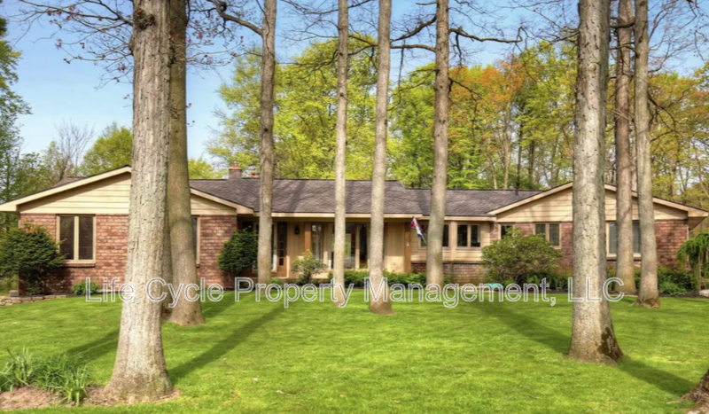 Hudsonville Condo: 4395 Shady Oak Court - 1