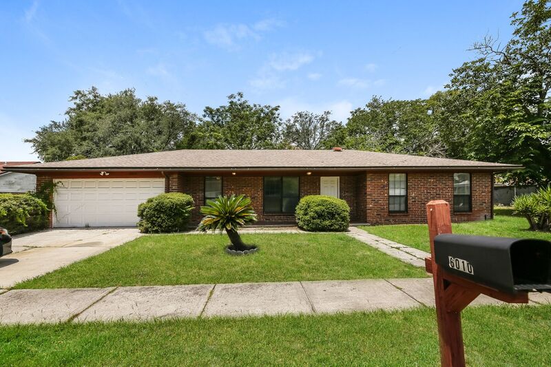 Jacksonville House: 6010 Hillman Dr