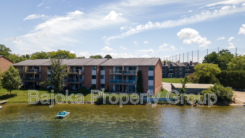 Bloomfield Hills Condo: 1974 Klingensmith Road