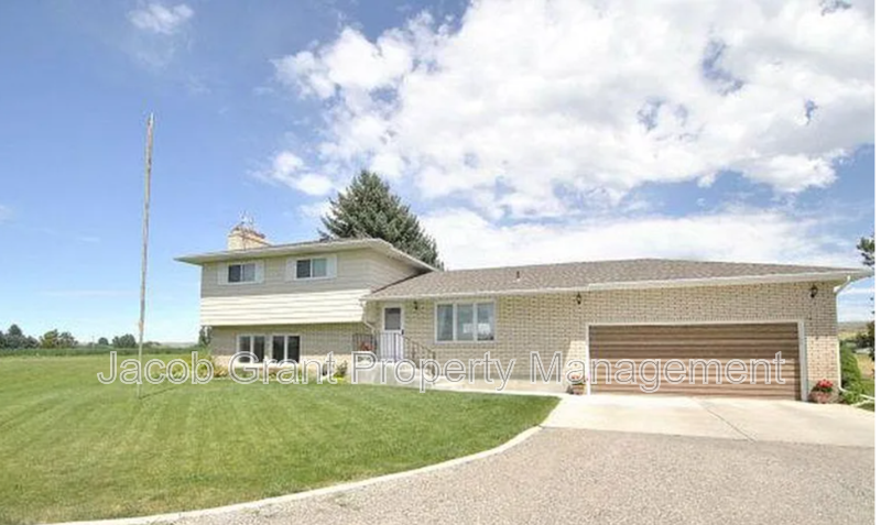 Idaho Falls House: 4275 S 45th E