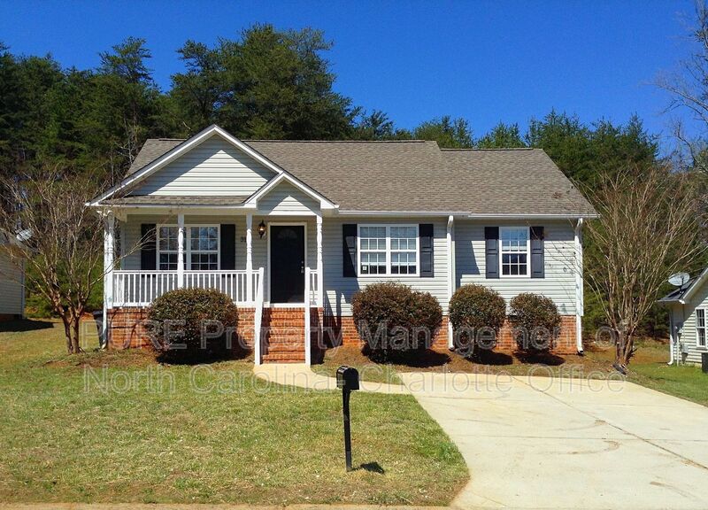 Winston Salem House: 3181 Ridgeback Dr