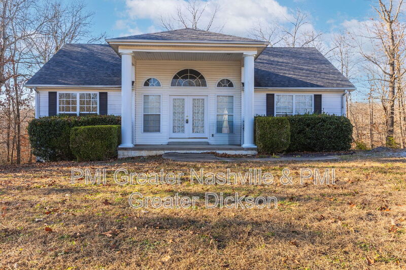 Waverly House: 175 Station Dr