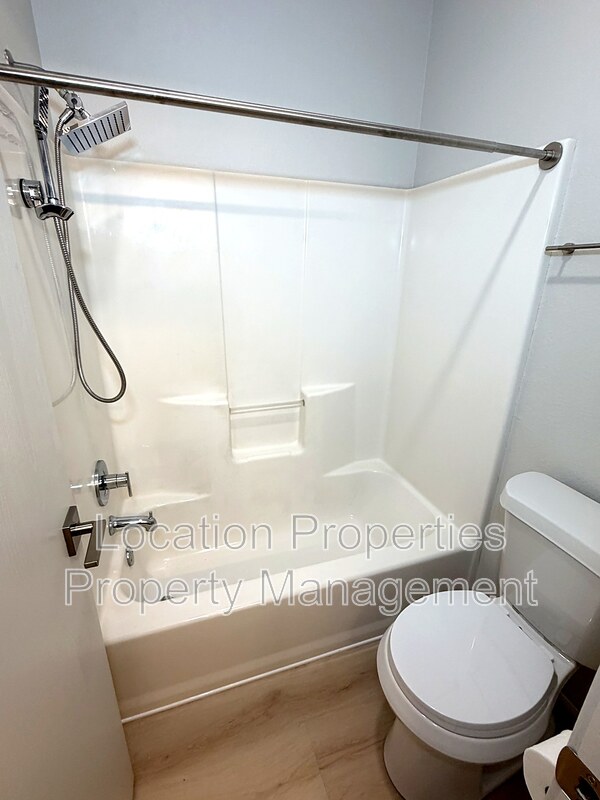 2201 Westdale Road - A3, Lawrence, Kansas rental photo 29 of 31