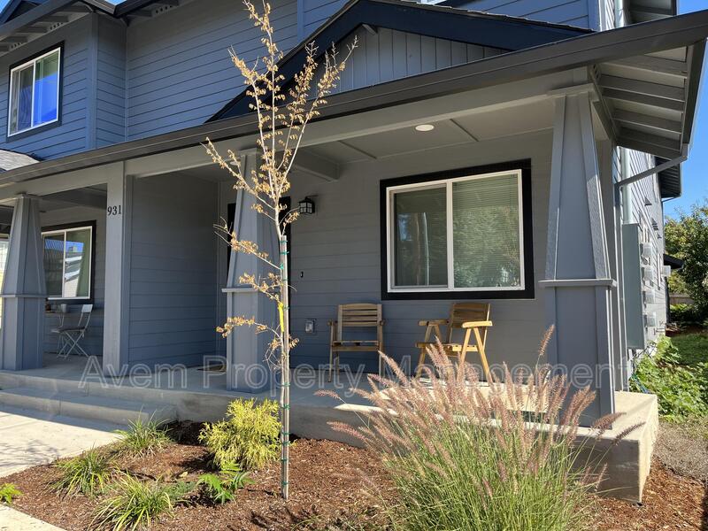 Oregon City Condo: 931 Prospect Street - 2