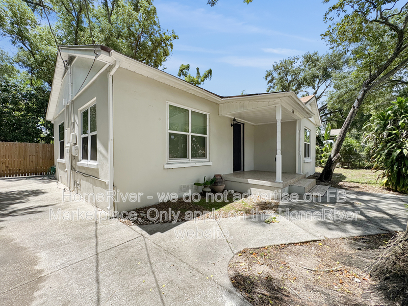 Tampa House: 5206 N 15th St