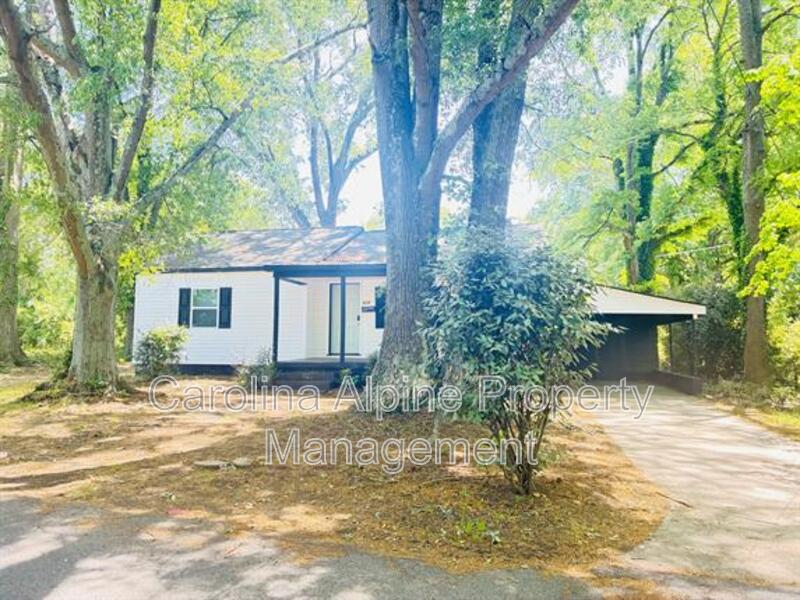 Shelby House: 604 Park Ave