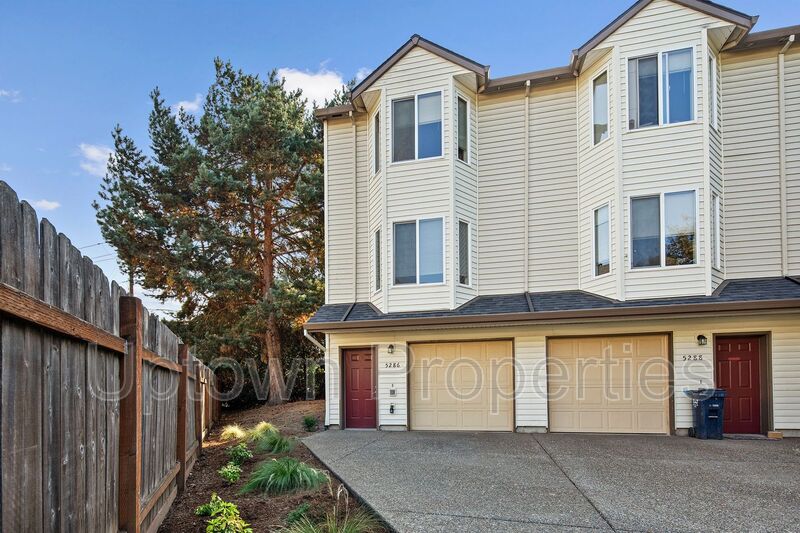 Beaverton House: 5286 SW 174th Ter