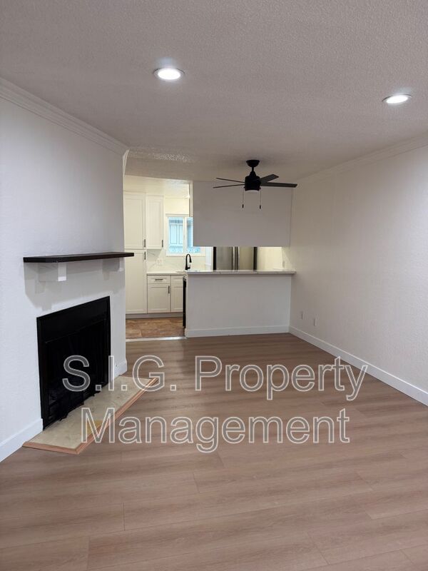Sunland Condo: 10635 Sherman Grove