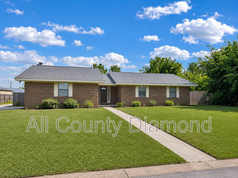 Panama City House: 618 Gabriel St