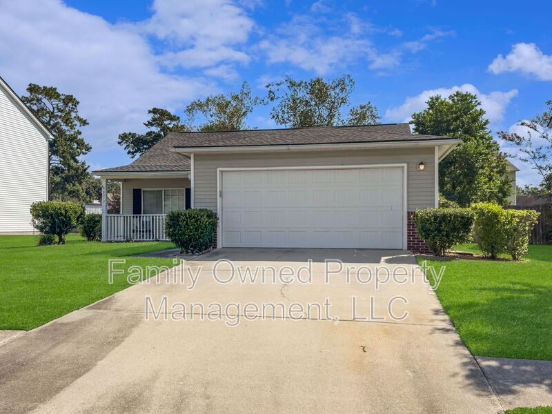 North Charleston House: 8017 Old Hazelwood Road