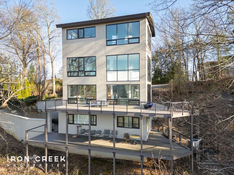 Asheville House: 910 Rockhold Drive