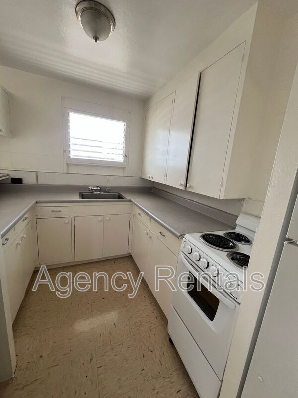 Honolulu Condo: 1231 Matlock Ave.