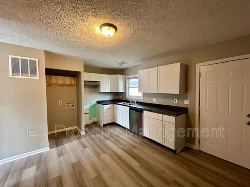 3 bedroom home near Lawrence - Photo 5