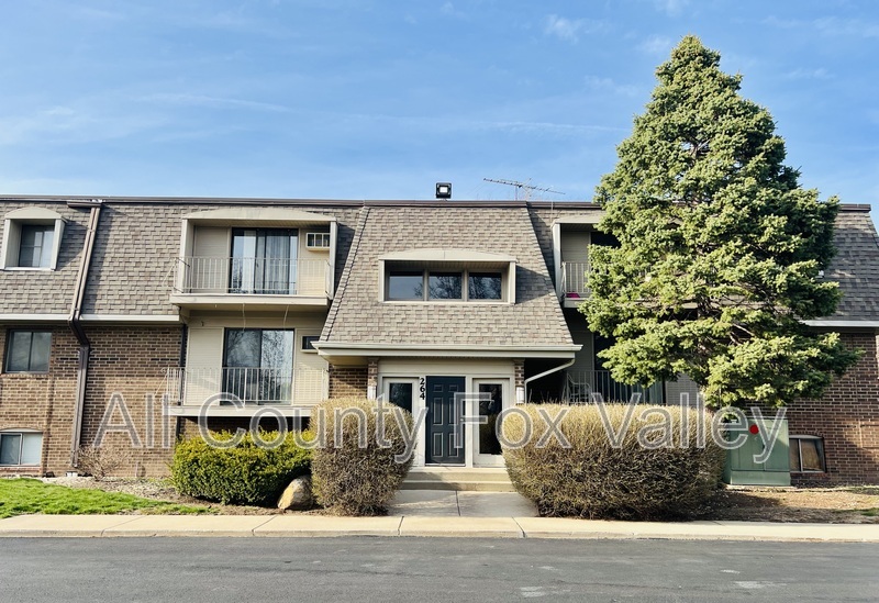 Naperville Condo: 264 E Bailey Road